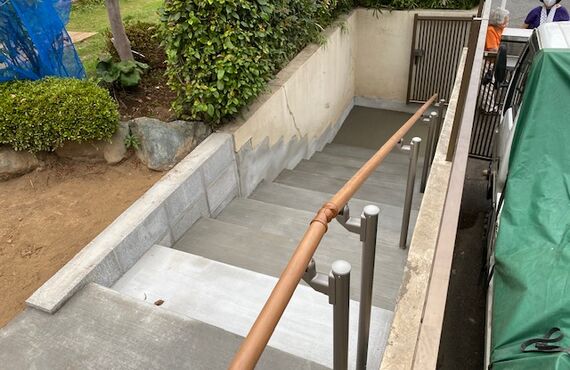 鶴ヶ島市で階段の上り下りに手摺りを取り付けたい方、ぜひ木房樹にご相談下さい。